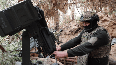 Бойцы ВСУ модернизировали американский гранатомет Mk 19: захватывающее видео - 285x160