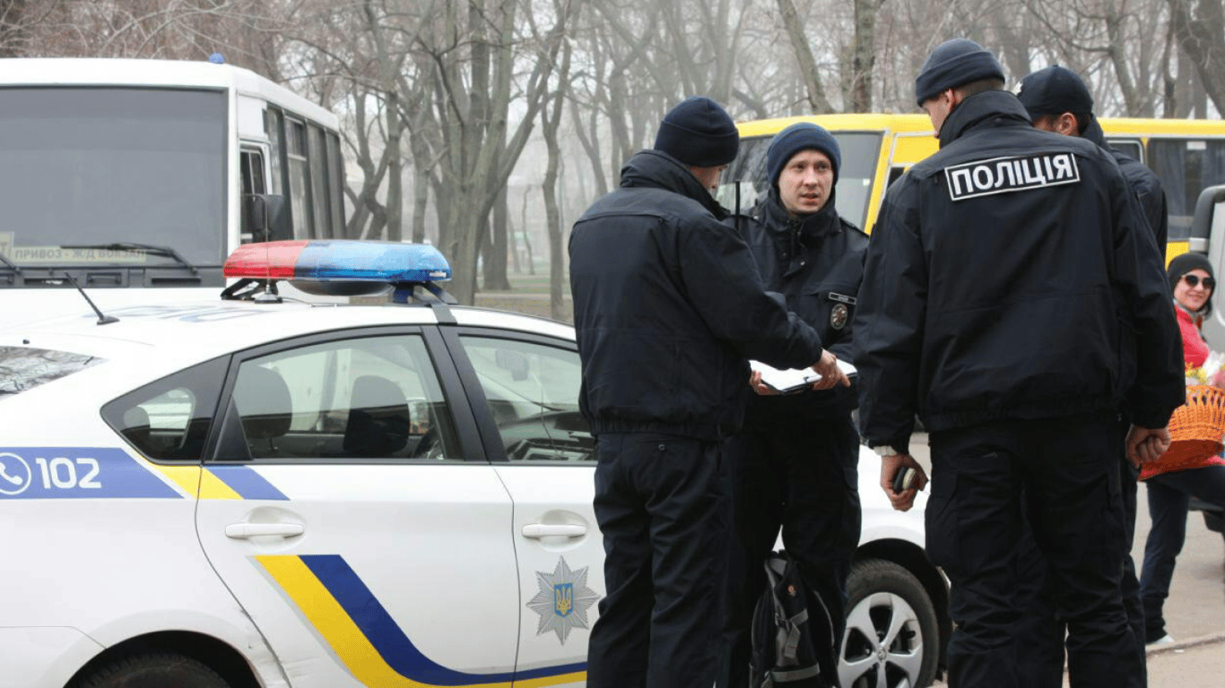 Бійка між копами та жінками в Одесі — в поліції пояснили, що сталося