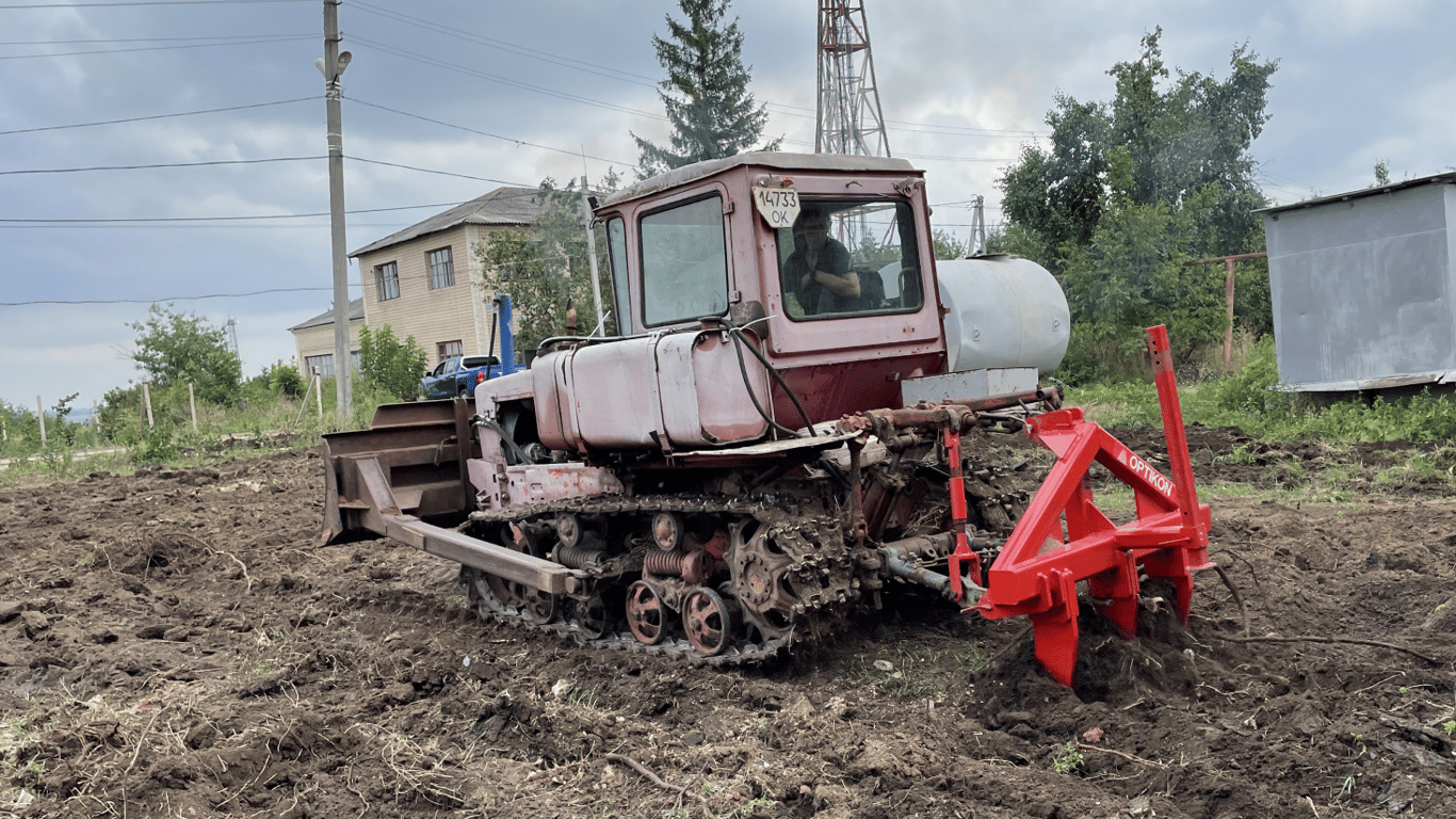 Одеські комунальники планують корчувати пні трактором вартістю у 5 мільйонів гривень