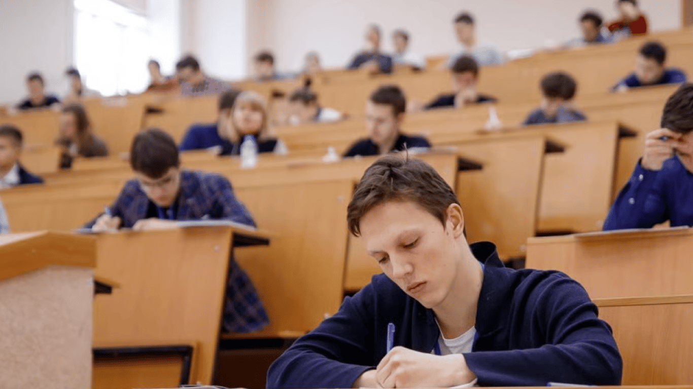 Закон МОН скасували: відстрочка після поновлення у виші залишається