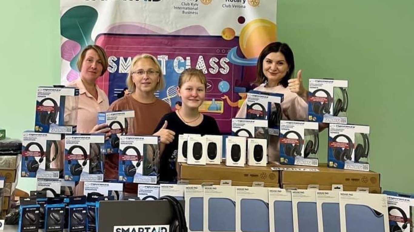 В одном из районов Киева школа получила современный смарт класс: как учатся дети