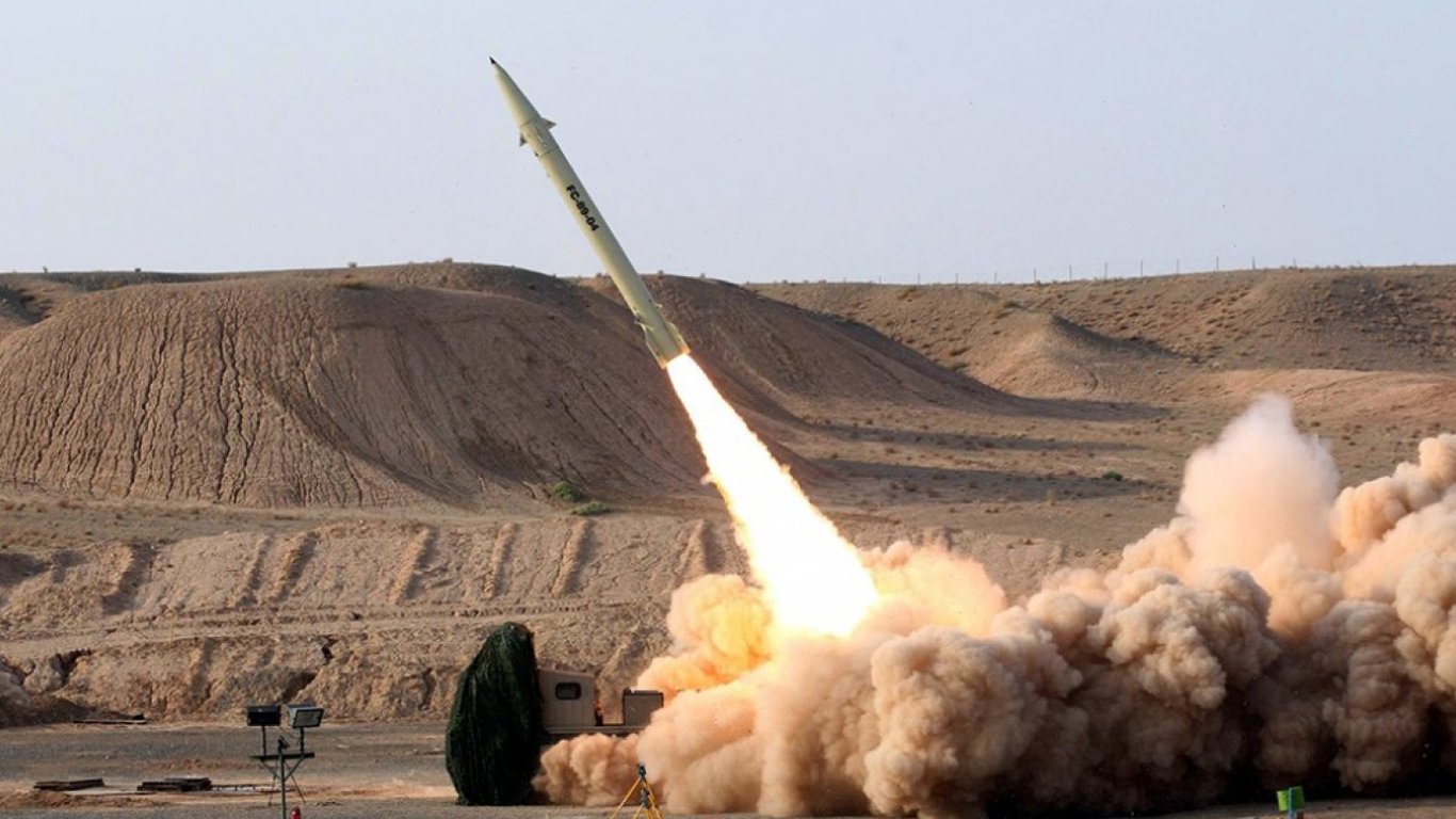 В Ірані анонсували розробку ракети дальністю 1650 км