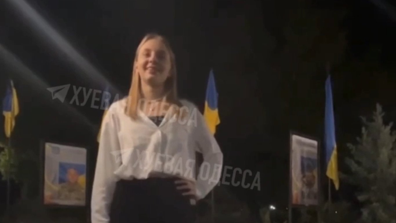 В Одесской области подростки развлекались на аллее погибших героев: полиция отреагировала