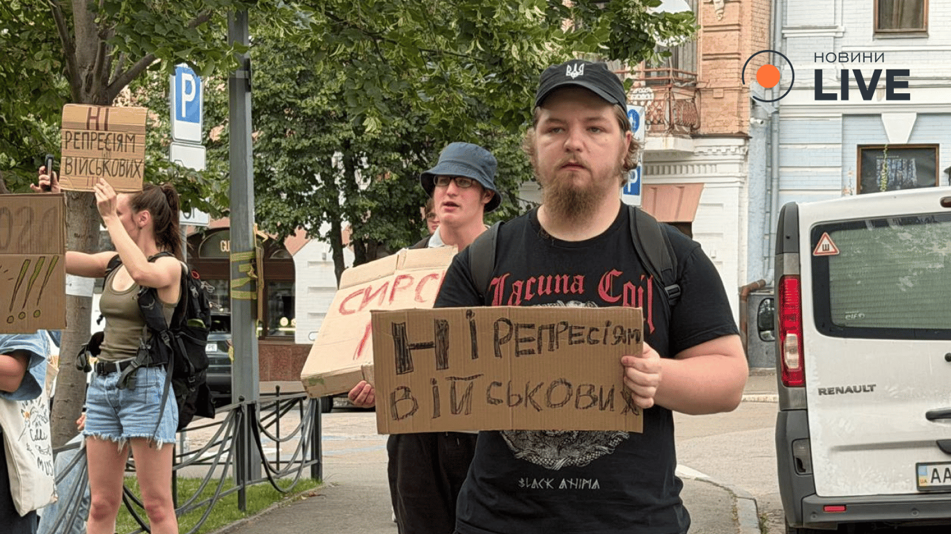 У Києві п'ятий день поспіль тривають протести через відставку Федорова: фоторепортаж - фото 4