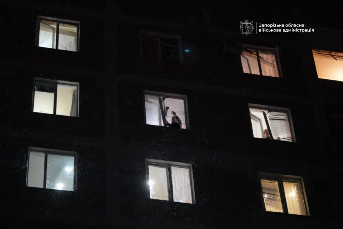 Многоэтажка после атаки. Фото: Запорожская ОВА