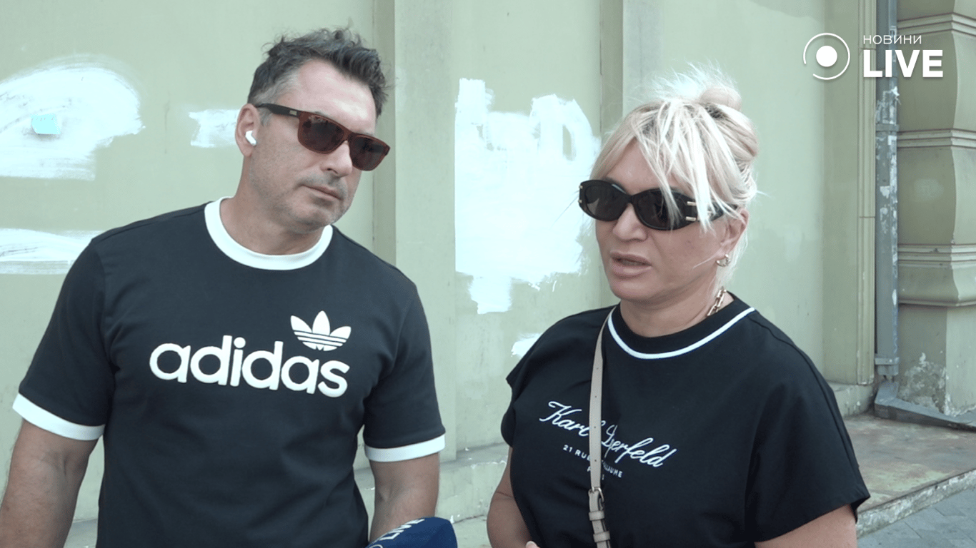 Місцева мешканка Лариса порівнює вартість комуналки