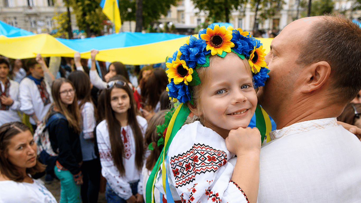 Календарь праздников на июнь 2026: сколько выходных, когда День отца и День Конституции