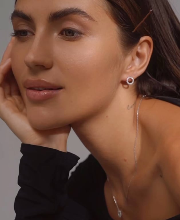 Massive jewellery is in fashion now