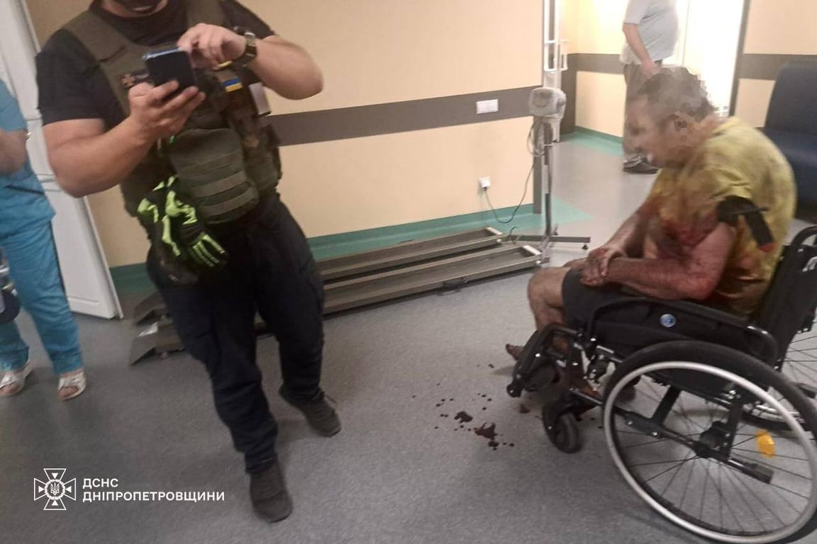 Последствия обстрела Никополя вечером 16 июля 2025 года