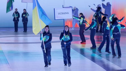Прапор України винесли на відкритті Паралімпіади попри заборону - 290x166