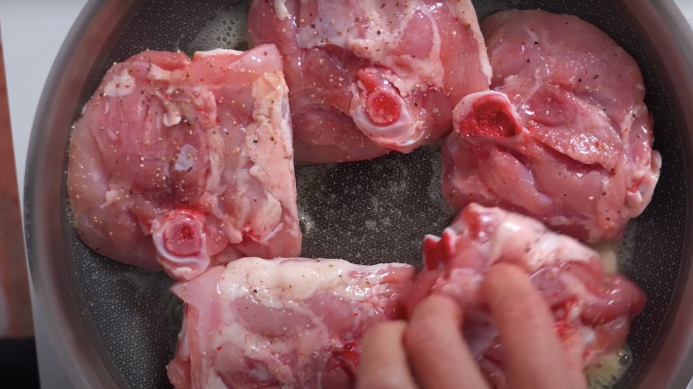 курячі стегна в вершковому соусі на смак, як з ресторану