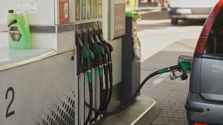 Ажиотаж на топливном рынке — что будет с ценами на бензин в Украине - 285x160