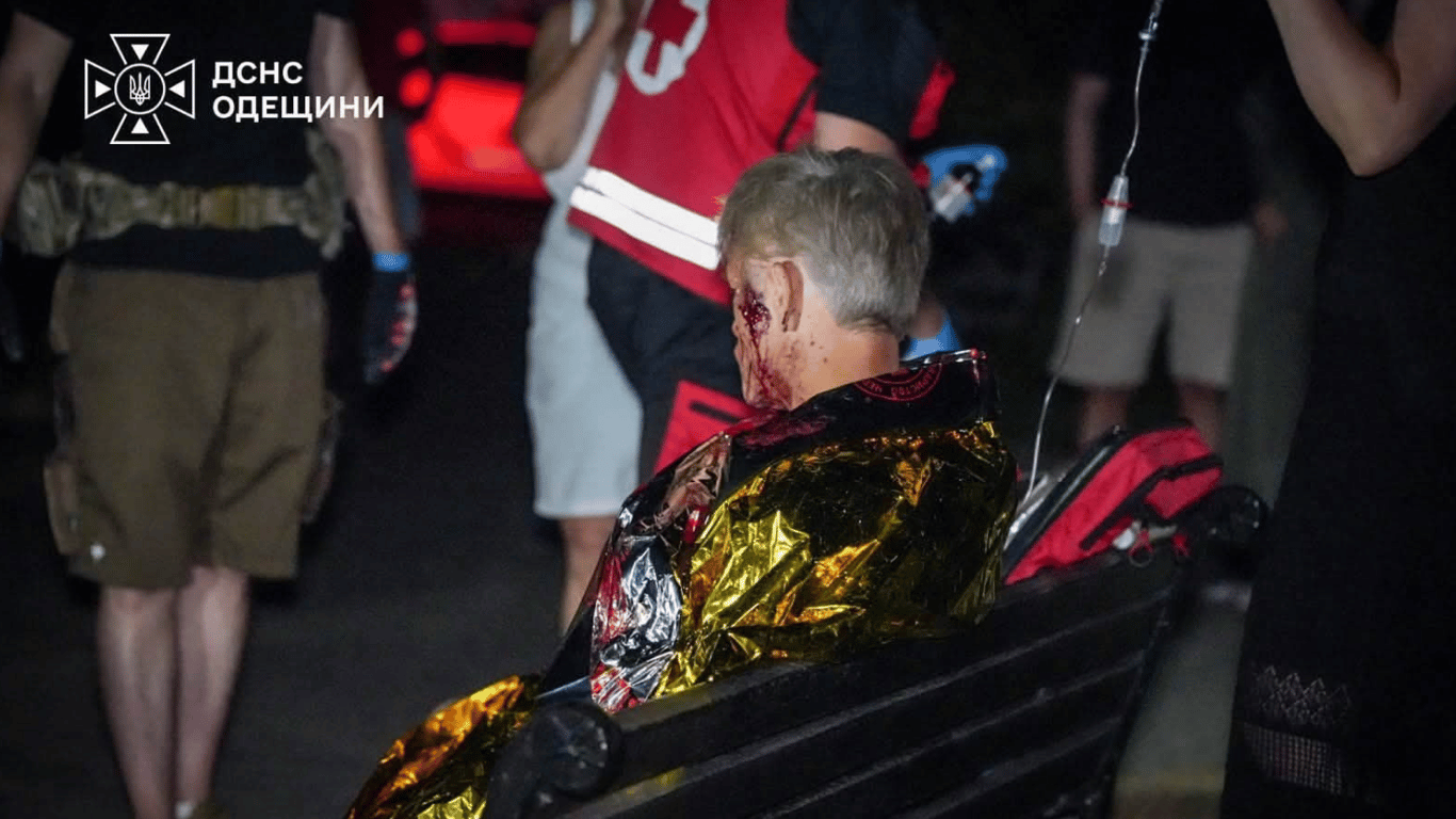 РФ атакувала багатоповерхівку в Одесі