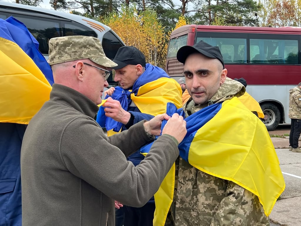 Украина провела обмен пленными: домой вернулись 270 граждан - фото 2