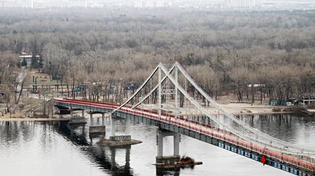 Пішохідний міст на Труханів острів відремонтують за 27 мільйонів - 285x160