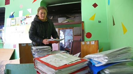 Що буде з зарплатами вчителів у грудні 2025 — суми та надбавки - 285x160