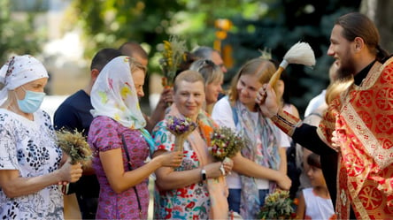 Когда украинцы будут праздновать Медовый Спас 2024 — обычаи и запреты на Маковея - 285x160