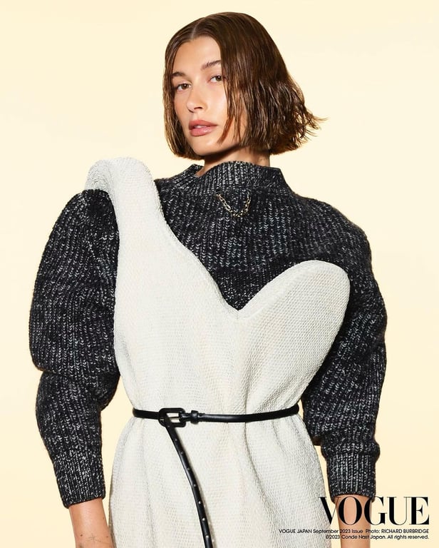 Соблазнительная жена Джастина Бибера украсила обложку Vogue - фото 2