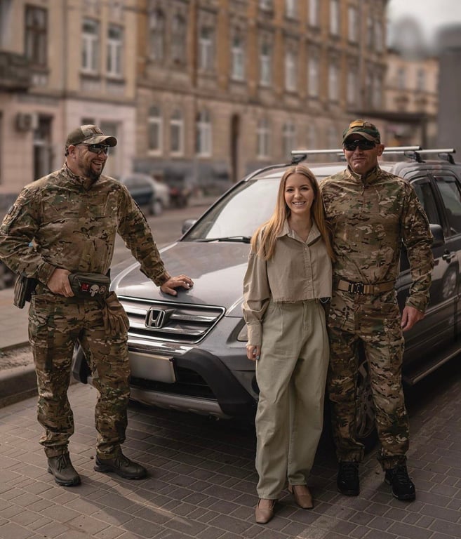Натлай Литвин вместе с военными. Фото: Instagram БФ Куровских