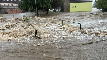 У західній частині Чехії внаслідок рясних злив почалися підтоплення - 290x166