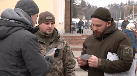 Юрист сказала, чи мобілізують українців з подвійним громадянством - 285x160