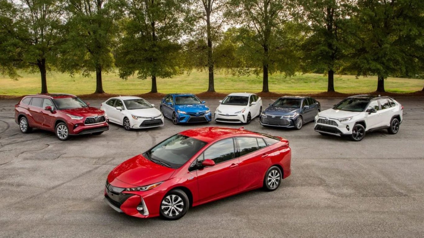 Шість найнадійніших моделей Toyota, які легко долають понад 800 000 км