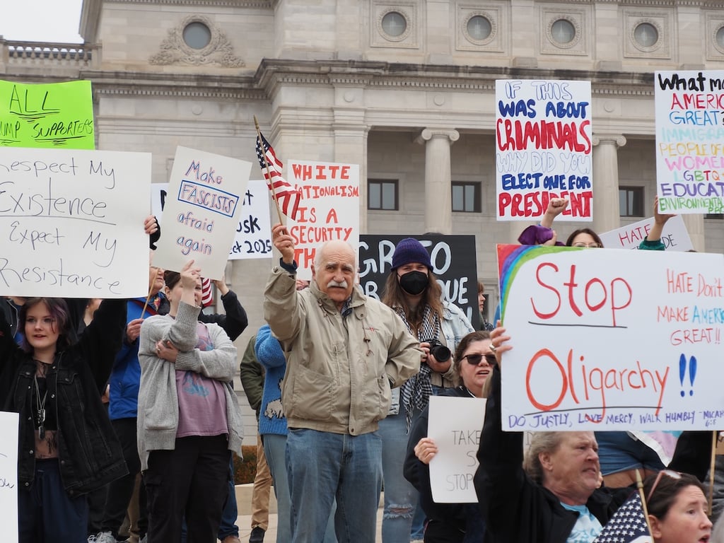 Протести в Америці: громадяни висловлюють незадоволення новою адміністрацією
