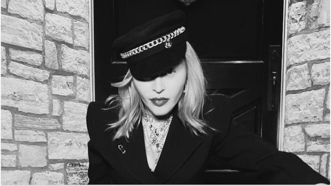 Мадонна дополнила сценический образ шляпой от украинского бренда