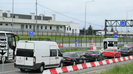 Черги на кордоні: скупчення автівок на дев'яти КПП - 285x160