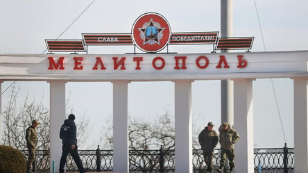 В Мелитополе раздавались взрывы: горожане говорят о "прилетах" на базу оккупантов - 285x160