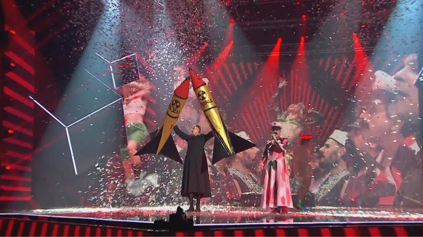 Представники від Хорватії на Євробаченні висміяли путіна та винесли ракети на сцену