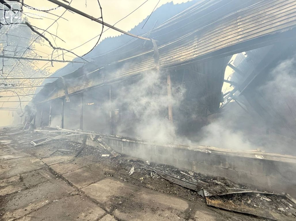 Зруйнована дроном будівля