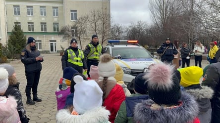 "Не растеряйся в темноте": полицейские в Одесской области рассказали детям о правилах безопасности во время ночных прогулок - 285x160