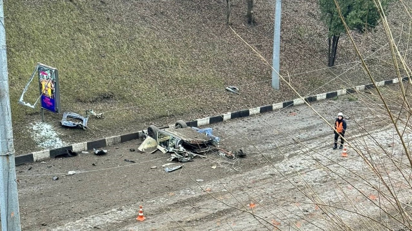 Ракетний удар по центру Харкова — в прокуратурі з дрону показали кадри руйнувань