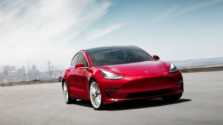 Чому електромобілі Tesla краще купувати вживаними - 290x166