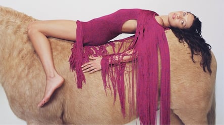 Белла Хадид появилась на обложке Vogue верхом на коне - 285x160