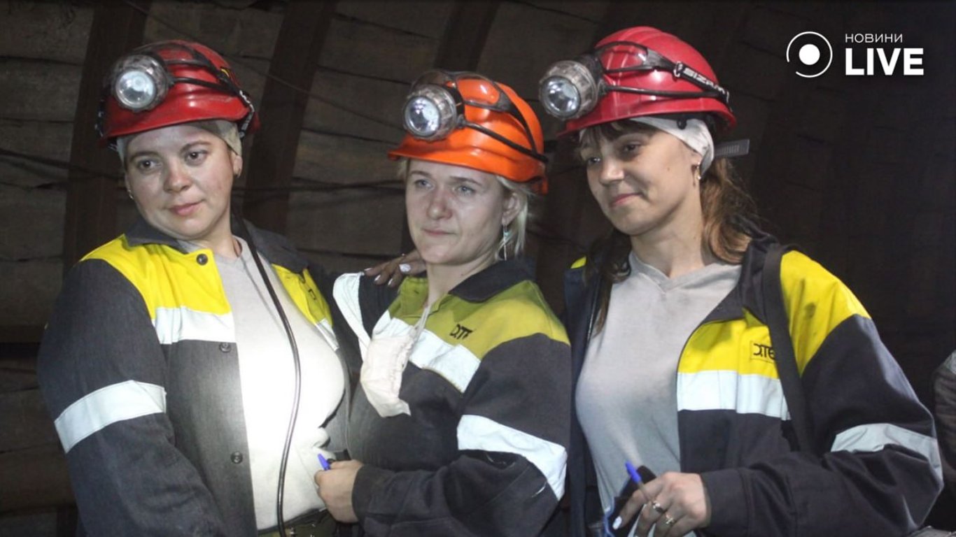 Женщины войны — украинки работают в шахтах вместо мужчин, вставших на защиту страны