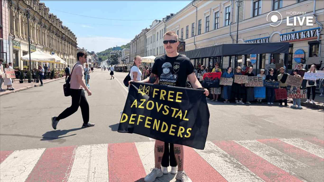На акції FreeAzov у Києві бійці розповіли історії війни