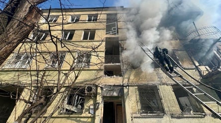 В Днепре в жилую многоэтажку влетел российский дрон - 304x171