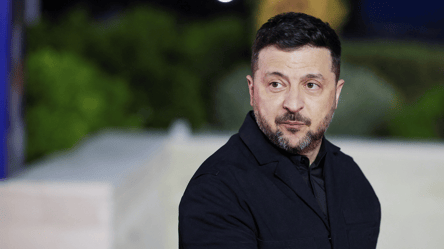 Зеленський анонсував санкції за вивезення краденого зерна - 290x166