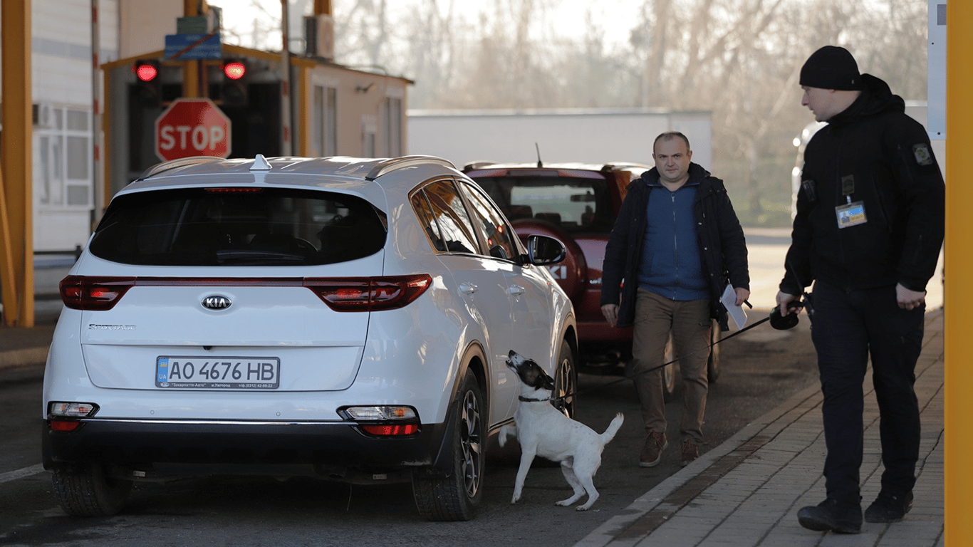 На виїзд до Польщі, Угорщини та Словаччини сьогодні черги
