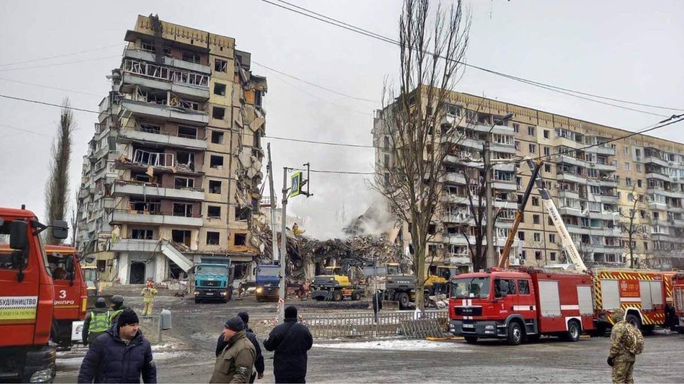 Обстріл Дніпра — ПриватБанк передасть 15 млн гривень постраждалим та рятувальникам
