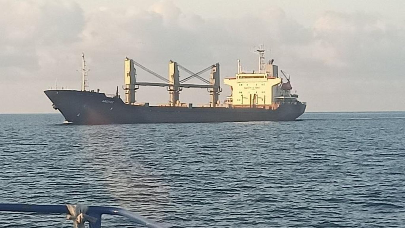 Друге судно покинуло порт на Одещині: куди прямує