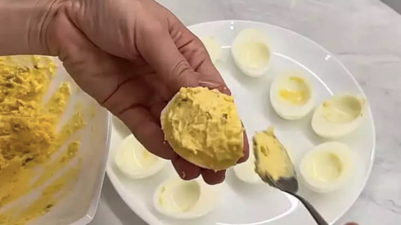 яйця зі смачною начинкою