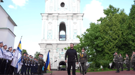Зеленський прийняв вірчі грамоти під послів п'яти країн: відео - 290x160