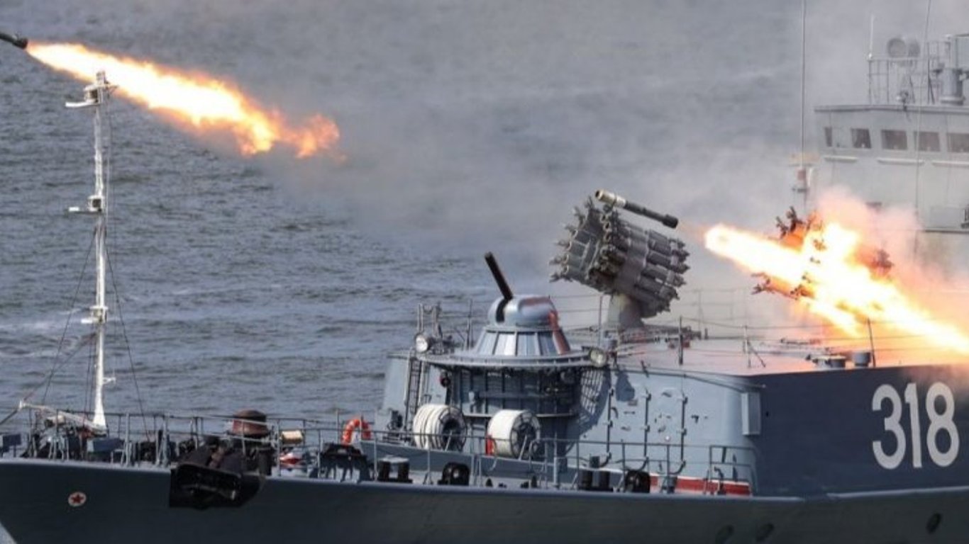 Количество ракетоносителей в Черном море увеличилось