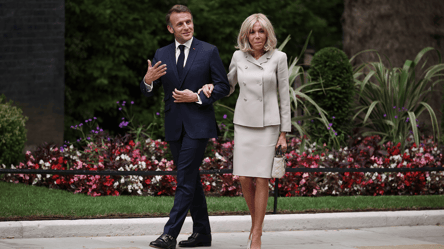 Why women are happier with younger partners, study finds - 285x160