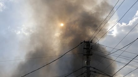 Атака дронов: в Голосеевском районе столицы горит предприятие - 285x160