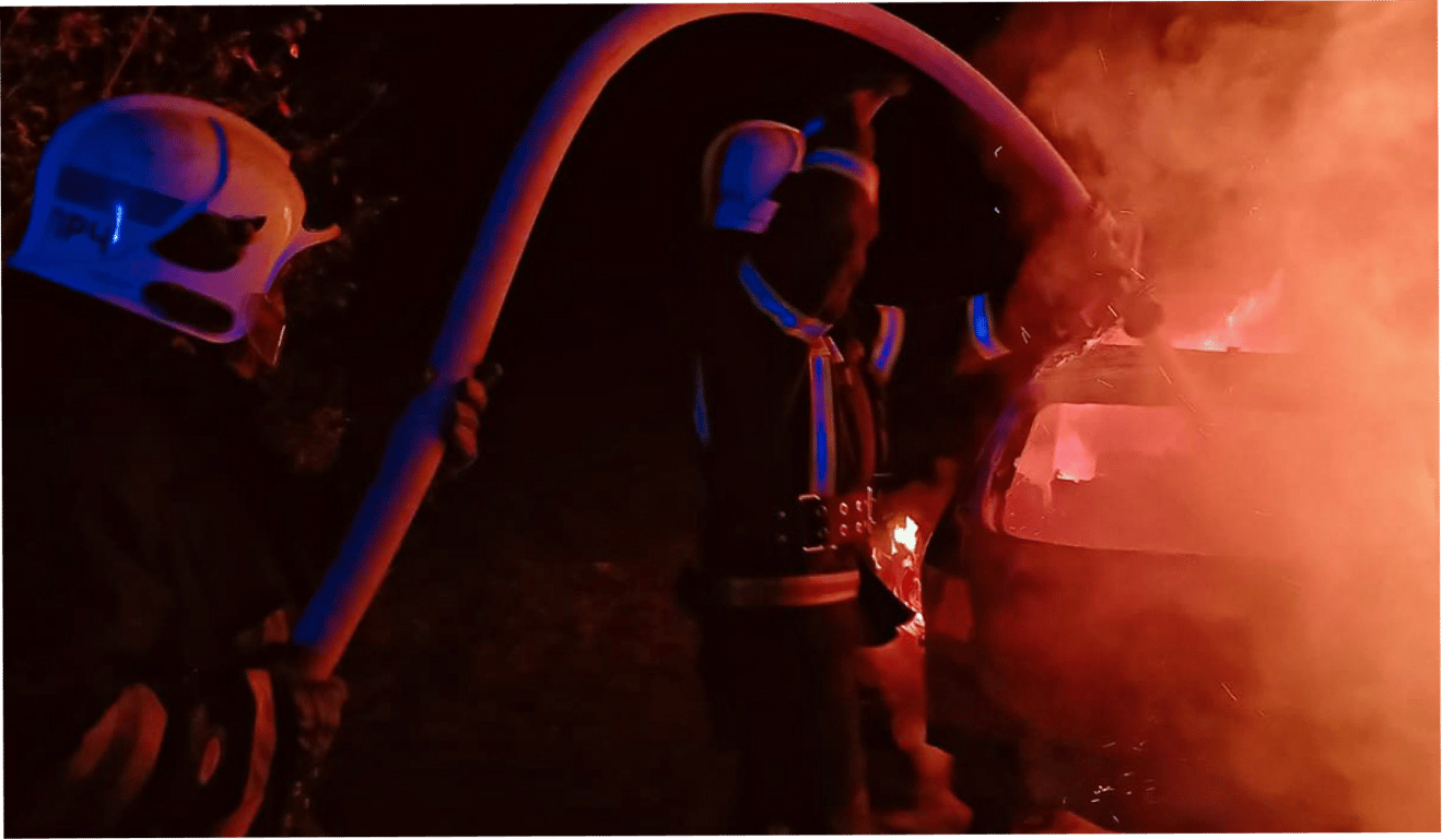 Сгоревшие автомобили во Львовской области 2 ноября