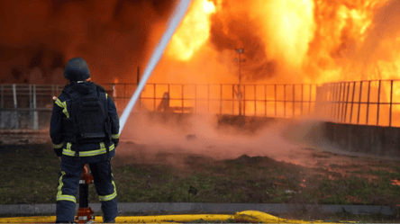 Наслідки атаки на Одещині — пожежу гасили кілька днів - 290x166